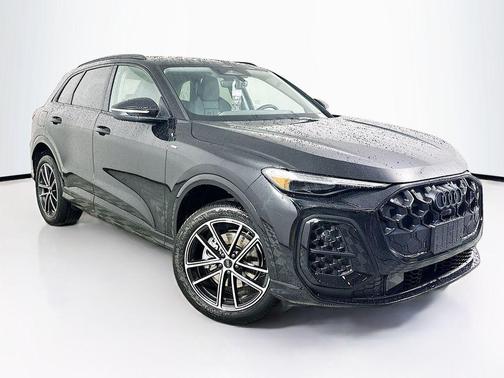 Mythos Black Metallic 2026 Audi Q5 PLUS