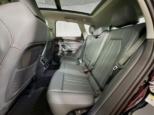 Mythos Black Metallic 2026 Audi Q5 PLUS