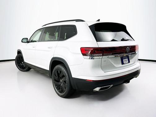Opal White Pearl 2026 Volkswagen Atlas 2.0T SE W/TECHNOLOGY