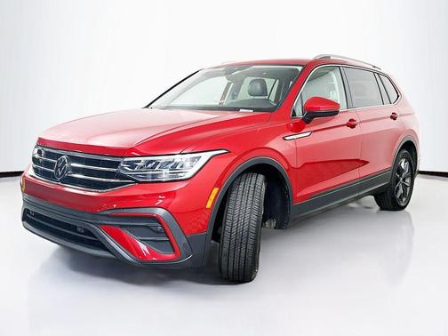 Kings Red 2024 Volkswagen Tiguan 2.0T SE