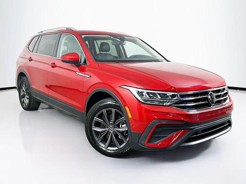 Kings Red 2024 Volkswagen Tiguan 2.0T SE