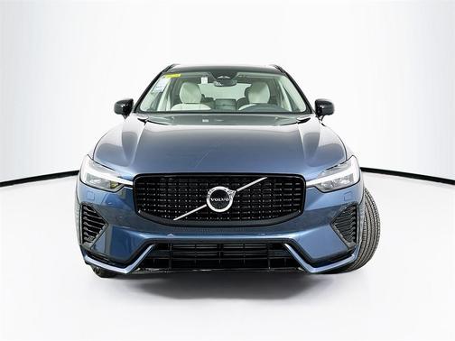 2024 Volvo XC60 Recharge Plug-In Hybrid T8 Plus Dark Theme