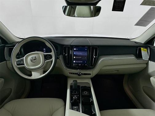 2024 Volvo XC60 Recharge Plug-In Hybrid T8 Plus Dark Theme