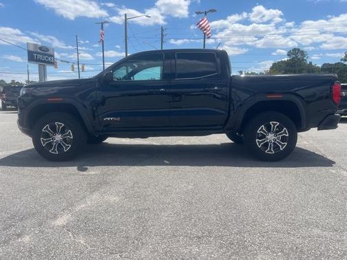 Onyx Black 2025 GMC Canyon AT4