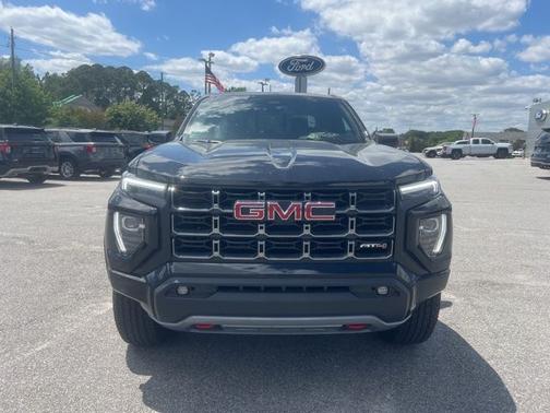 Onyx Black 2025 GMC Canyon AT4