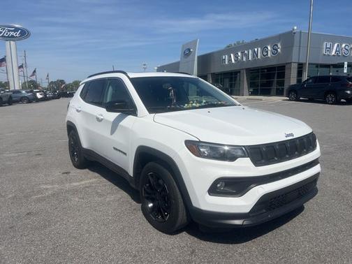 Bright White Clearcoat 2022 Jeep Compass LATITUDE