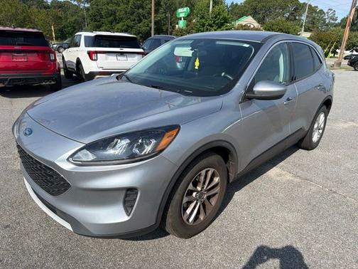 ICONIC SILVER 2021 Ford Escape SE