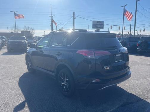2017 Toyota RAV4 SE