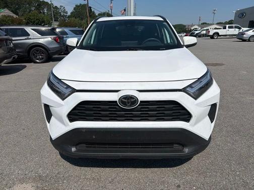 Ice 2023 Toyota RAV4 XLE