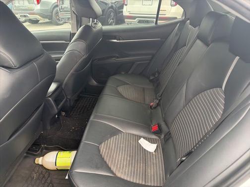 Super White 2019 Toyota Camry SE