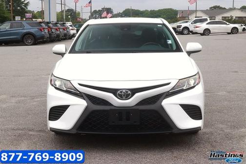 Super White 2019 Toyota Camry SE