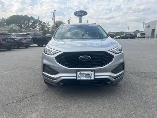 ICONIC SILVER 2024 Ford Edge SE