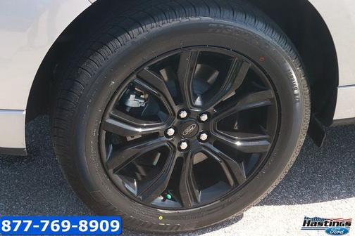 ICONIC SILVER 2024 Ford Edge SE