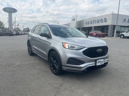 ICONIC SILVER 2024 Ford Edge SE