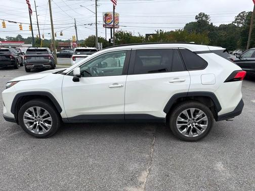 Blizzard Pearl 2022 Toyota RAV4 XLE PREMIUM
