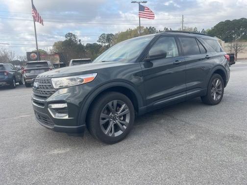 FORGED GREEN METALLIC 2021 Ford Explorer XLT