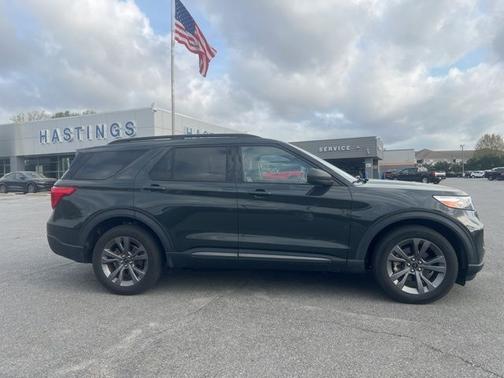 FORGED GREEN METALLIC 2021 Ford Explorer XLT