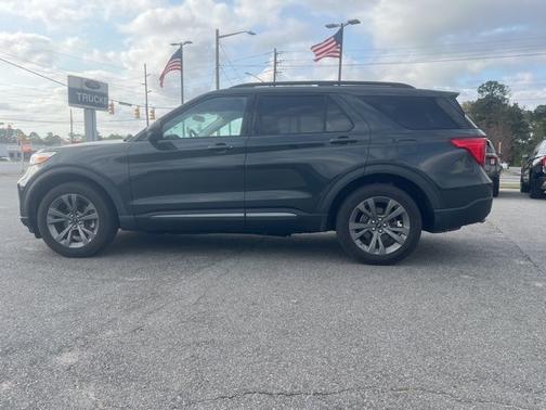 FORGED GREEN METALLIC 2021 Ford Explorer XLT