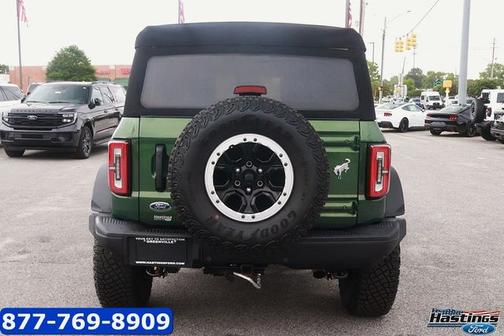 ERUPTION GREEN METALLIC 2023 Ford Bronco BADLANDS