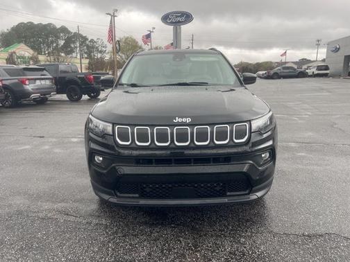 Diamond Black 2022 Jeep Compass LATITUDE