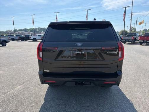 AGATE BLACK METALLIC 2026 Ford Expedition TREMOR