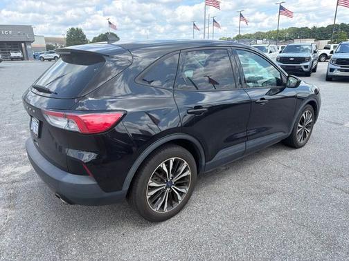 AGATE BLACK METALLIC 2022 Ford Escape SE