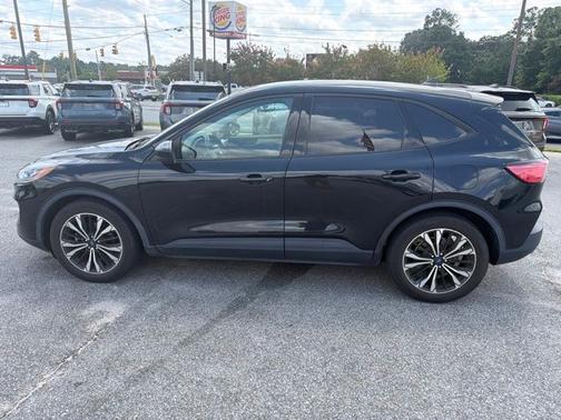 AGATE BLACK METALLIC 2022 Ford Escape SE