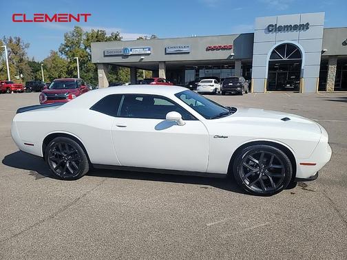 2022 Dodge Challenger SXT