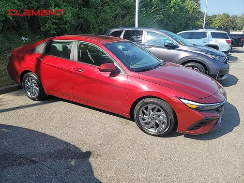 2024 Hyundai ELANTRA SEL