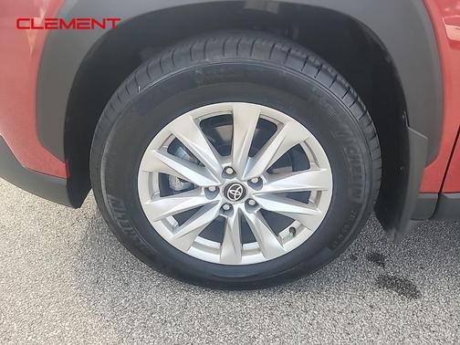 2024 Toyota Corolla Cross LE