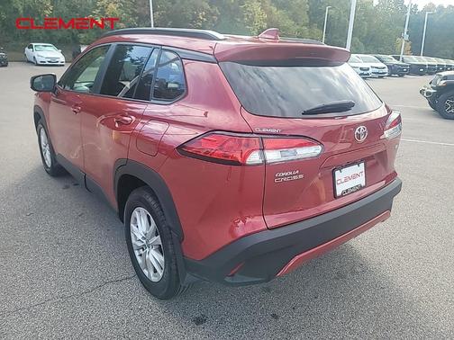 2024 Toyota Corolla Cross LE