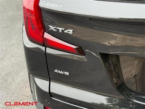 2022 Cadillac XT4 Premium Luxury