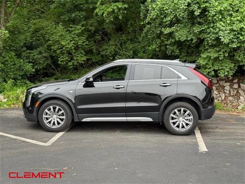 2022 Cadillac XT4 Premium Luxury