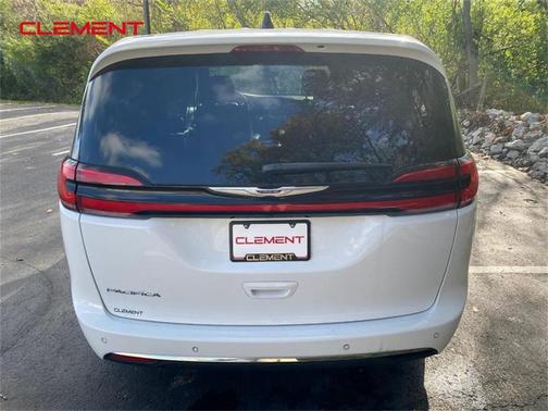 2023 Chrysler Pacifica Touring