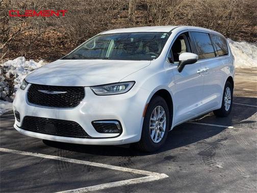 2023 Chrysler Pacifica Touring-L