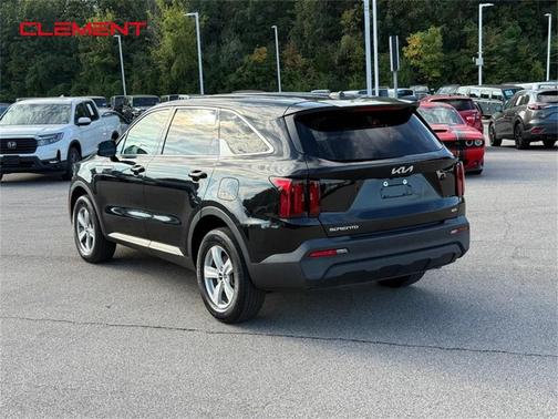 2023 Kia Sorento LX