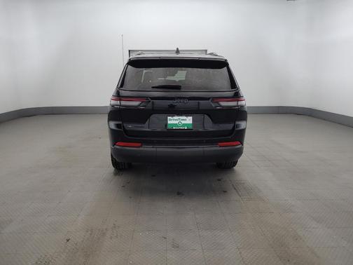 Diamond Black Crystal Pearlcoat 2023 Jeep Grand Cherokee L Altitude