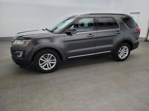 Magnetic Metallic 2017 Ford Explorer XLT