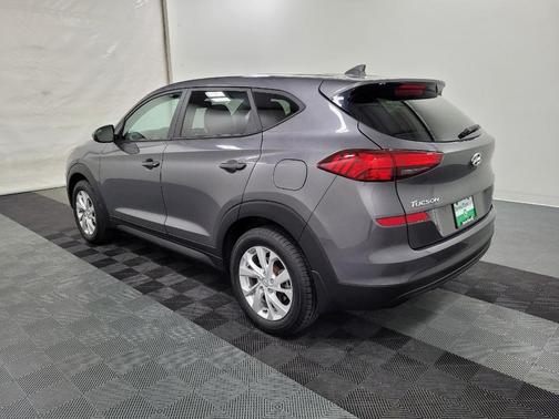 2021 Hyundai TUCSON SE