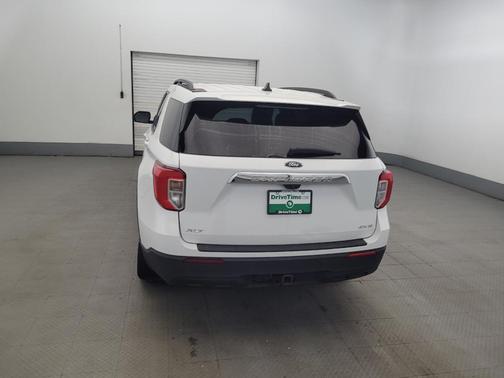 Oxford White 2021 Ford Explorer XLT