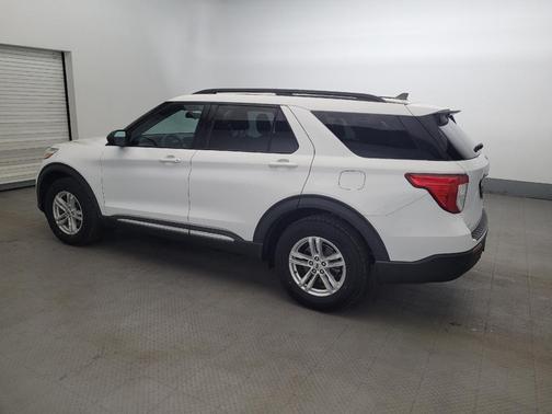 Oxford White 2021 Ford Explorer XLT