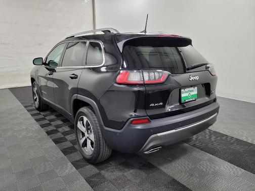Diamond Black Crystal Pearlcoat 2019 Jeep Cherokee Limited