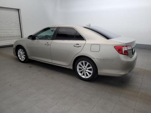 Tan 2014 Toyota Camry XLE