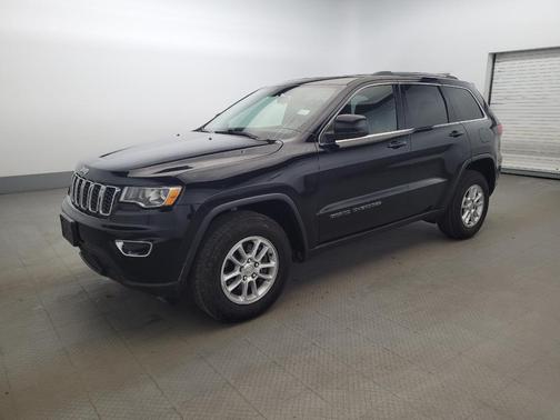 Diamond Black Crystal Pearlcoat 2019 Jeep Grand Cherokee Laredo