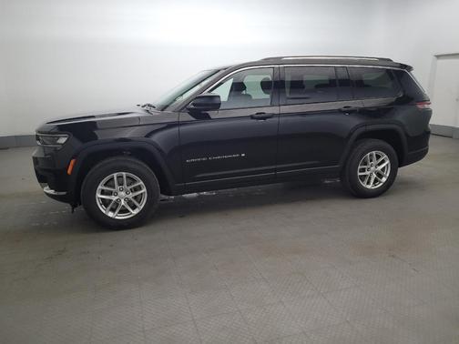 Diamond Black Crystal Pearlcoat 2023 Jeep Grand Cherokee L Laredo