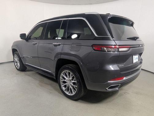 2022 Jeep Grand Cherokee Summit