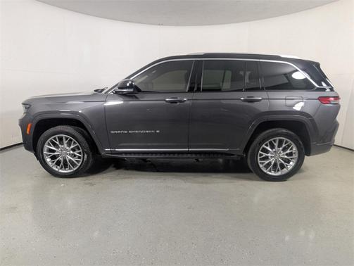 2022 Jeep Grand Cherokee Summit