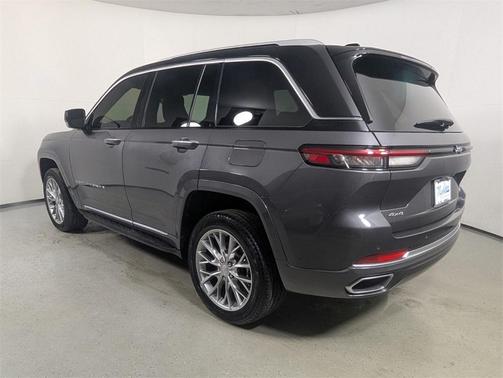 2022 Jeep Grand Cherokee Summit
