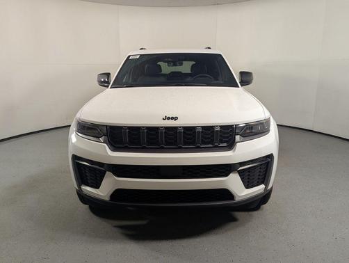 2026 Jeep Grand Cherokee Altitude