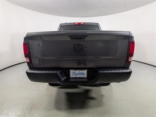 2024 RAM 1500 Classic Warlock Crew Cab 4x2 5'7' Box